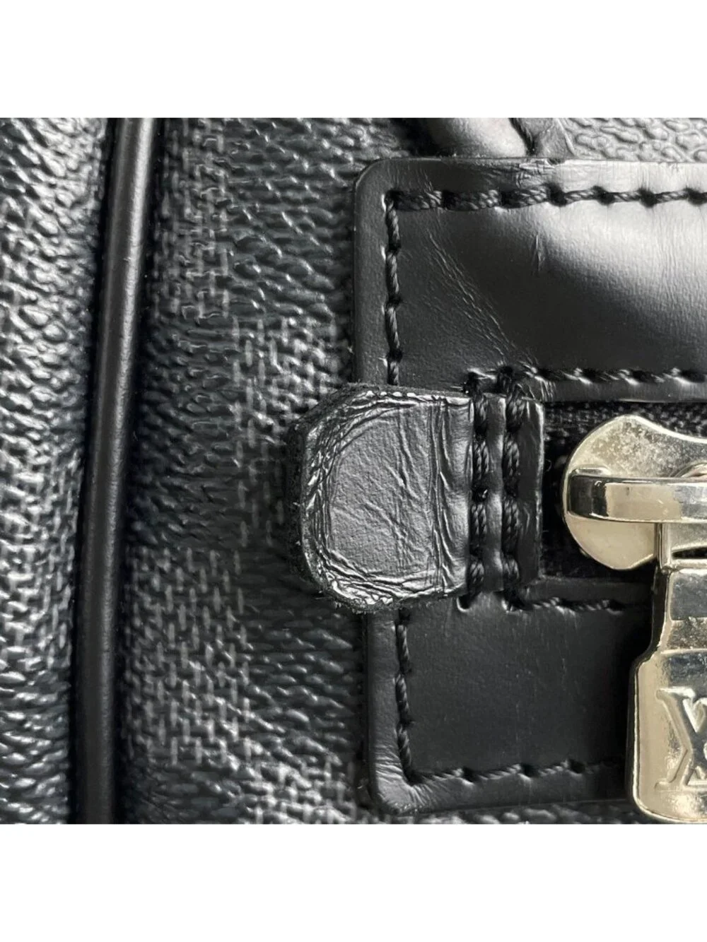 Louis Vuitton Daniel MM Messenger Bag Damier Graphite Noir